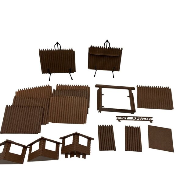 Marx 1950s Fort Apache Parts Brown Fence Panels Sign Lookouts 17 Pieces Vintage - Picture 1 of 11